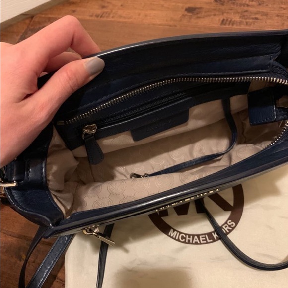 Michael Kors Navy Blue Crossbody Bag - Picture 2 of 3